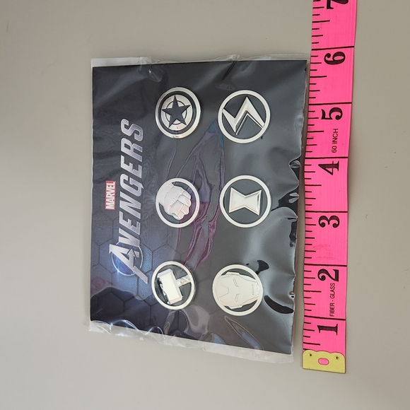 Marvel Avengers Pin Set - New! - Picture 2 of 3